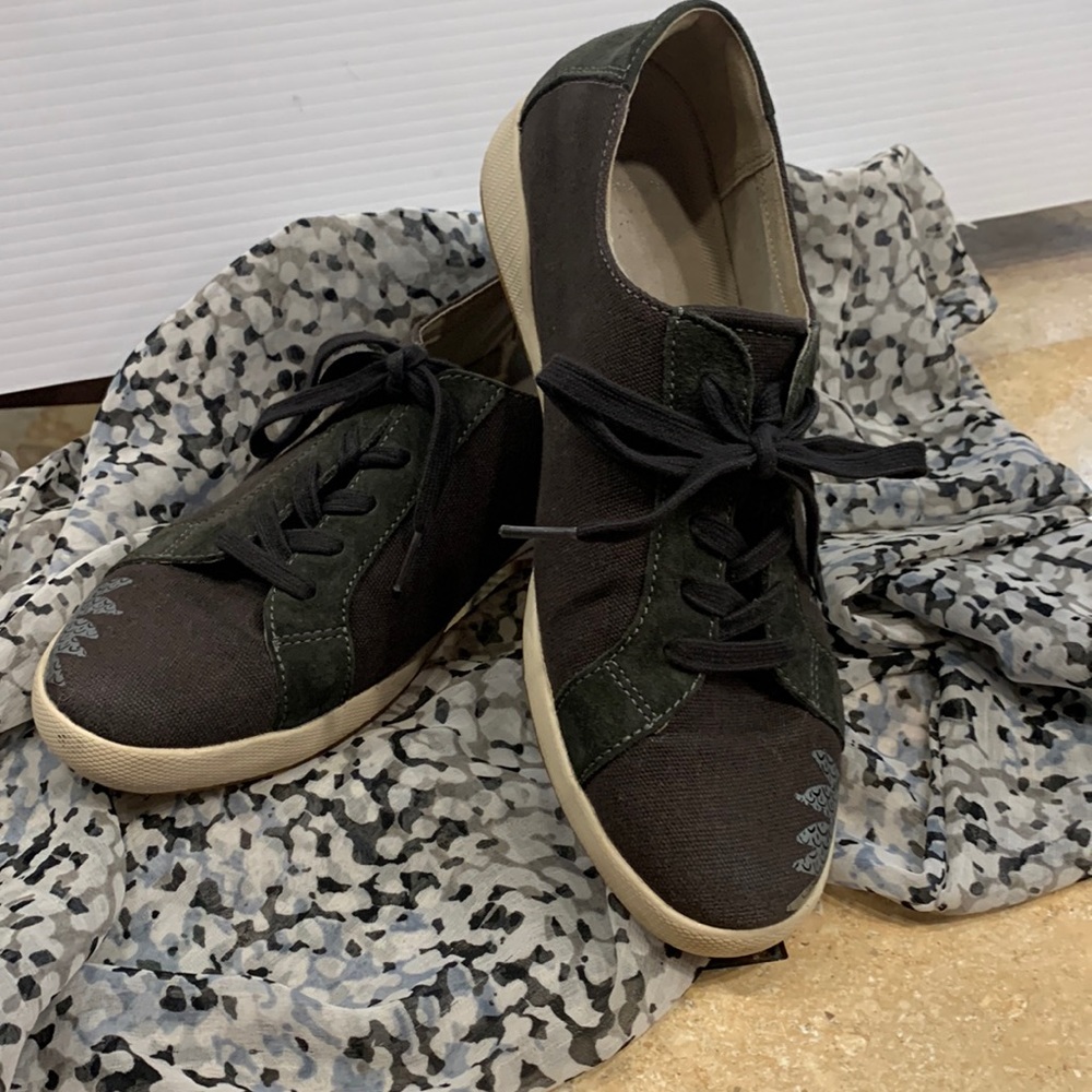 🌝Dansko Canvas Sneaker🌝